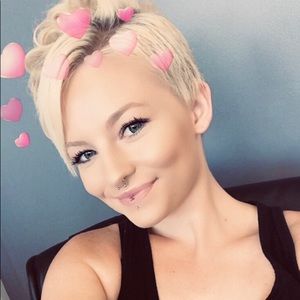 Meet your Posher, Dakota